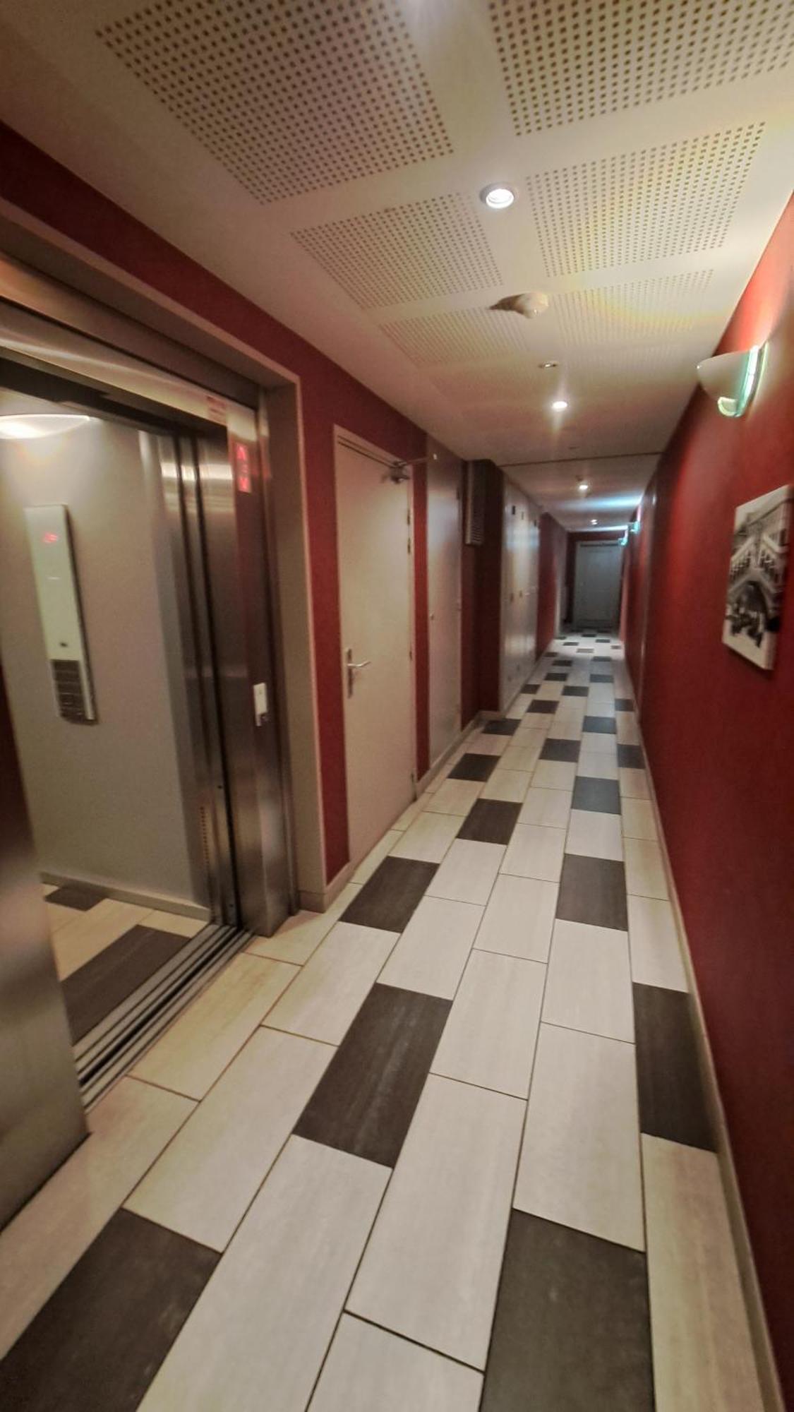 Appartement Cosy 3 Pieces Avec Garage Privatif 圣普列斯特 外观 照片